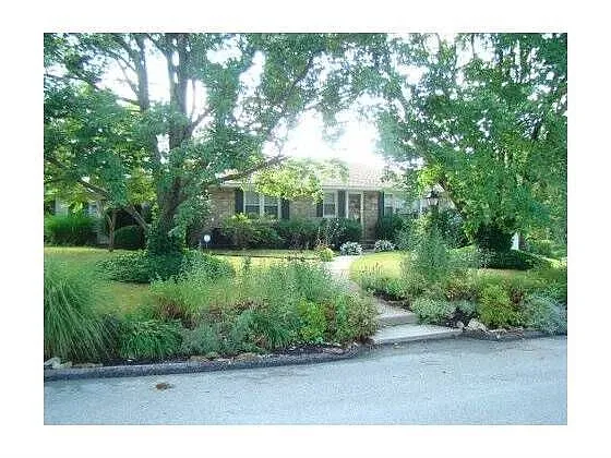 1250 William St photo 1