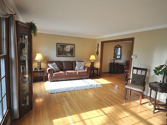 5th image of 2631 N Haddow Ave