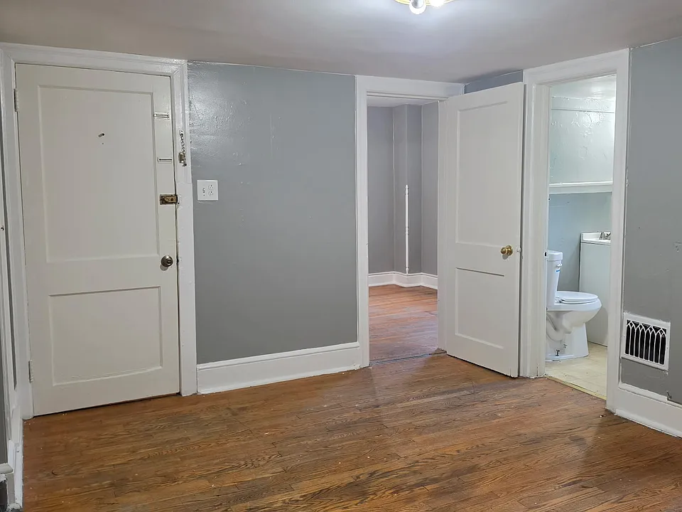 225 Summit Ave #3