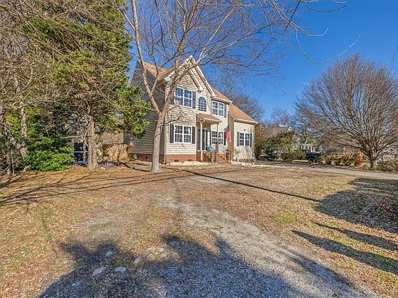 2nd image of 725 Beach Rd