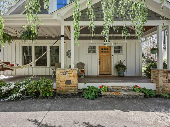 106 4th St, Black Mountain, NC 28711