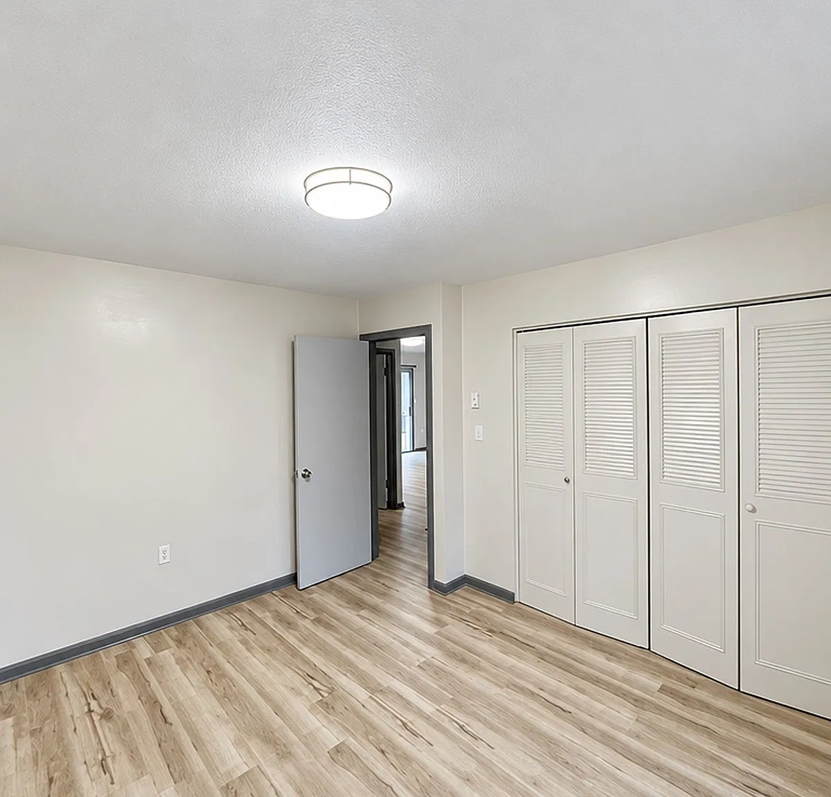 2 bed, 850 sqft, $1,500 — Photo 3