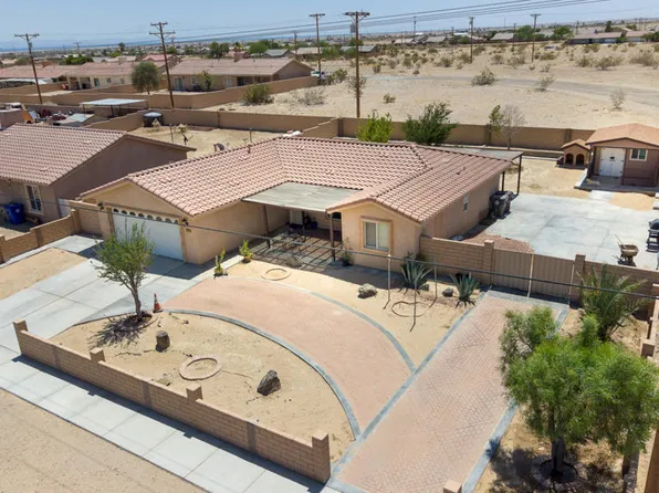 1527 N Marina Dr, Thermal, CA 92274