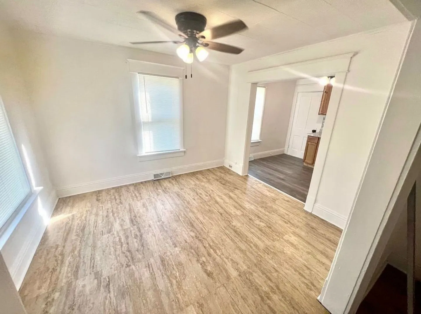 3 bed, 1100 sqft, $1,250 — Photo 3