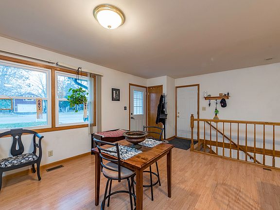 4th image of 11231 Fox River Rd