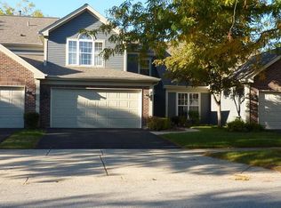 792 N Shady Oaks Dr, Elgin, IL