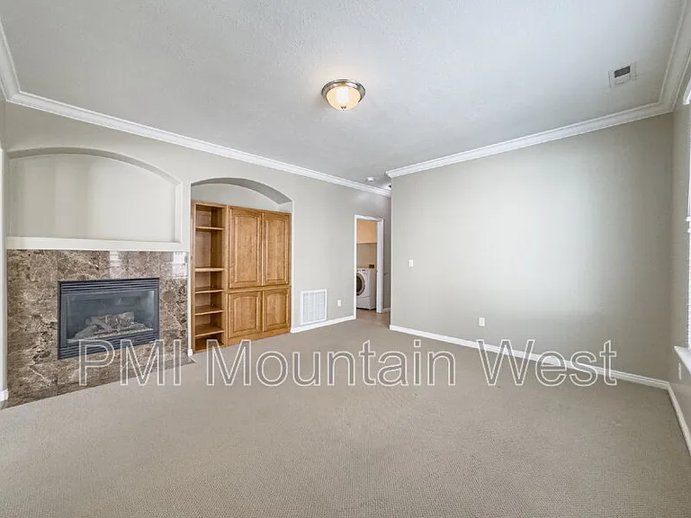 948 Chelsea Ln — Photo 9