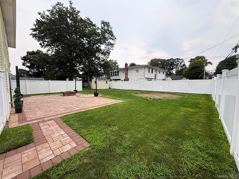 24 California Ave — Photo 18