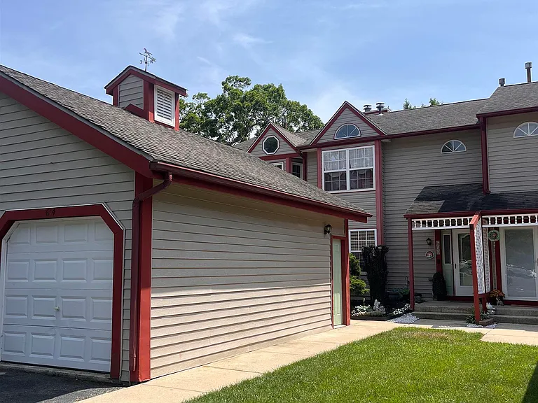 614 Lake Front — Photo 39