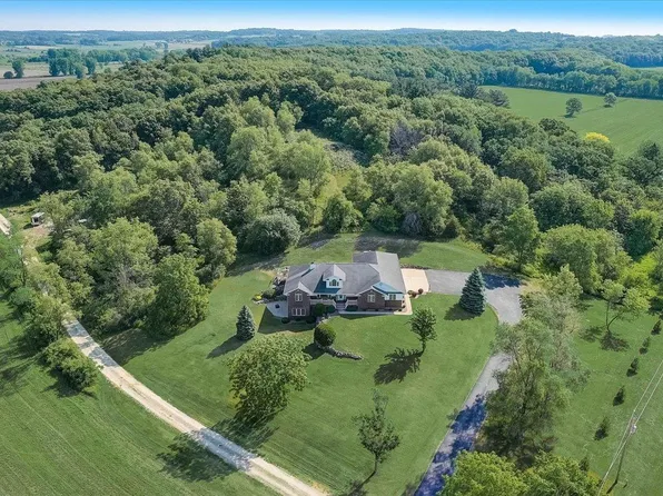 W1940 County Road C, Brooklyn, WI 53521