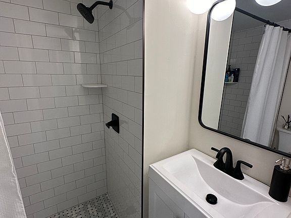 5th image of 9201 Atlantic Ave APT 4