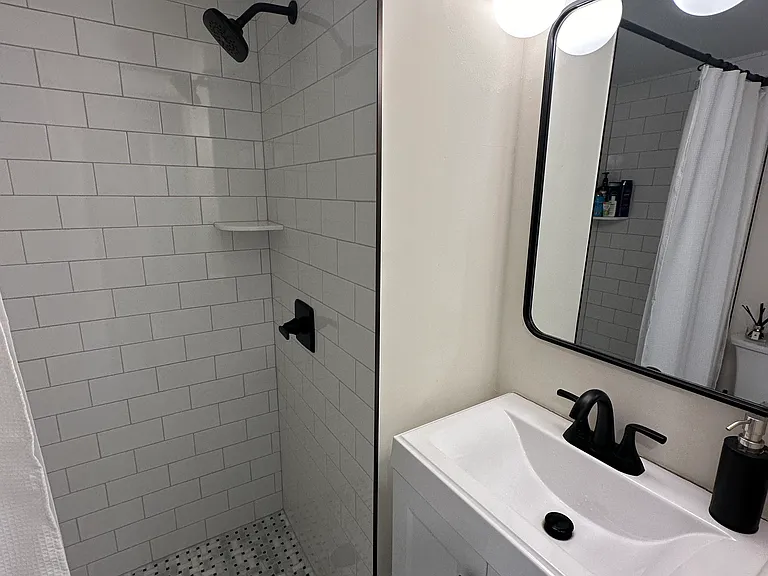 9201 Atlantic Ave #4 — Photo 5