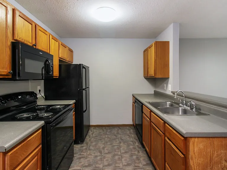 108-110 Elk Dr — Photo 10