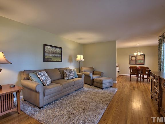 4th image of 3315 Waterbury Dr