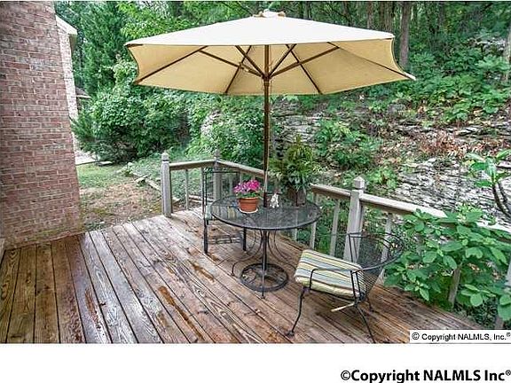 3rd image of 10114 Skylark Dr SE