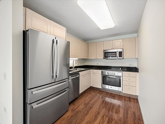 3rd image of 800 Elgin Rd APT 812