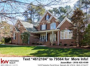1229 Tacketts Pond Dr, Raleigh, NC 27614