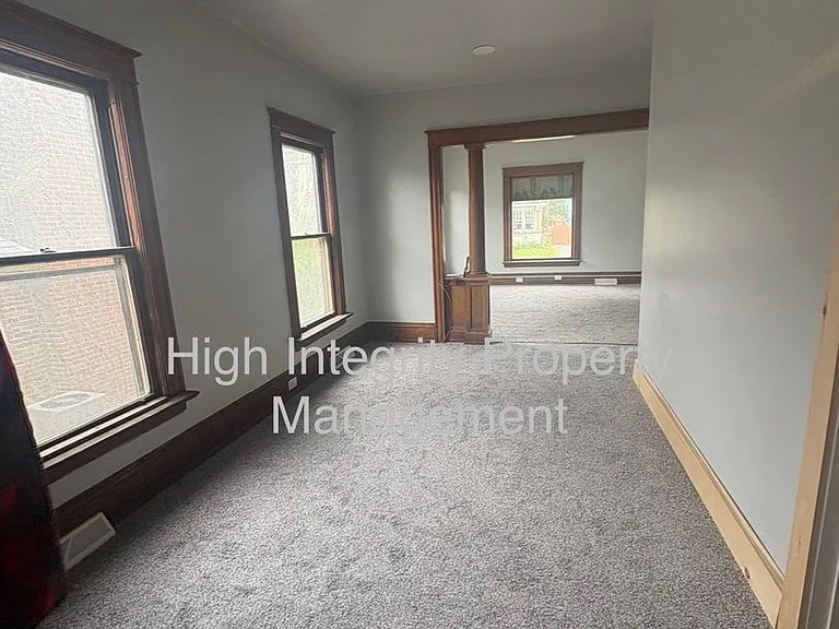 353 W Water St — Photo 5