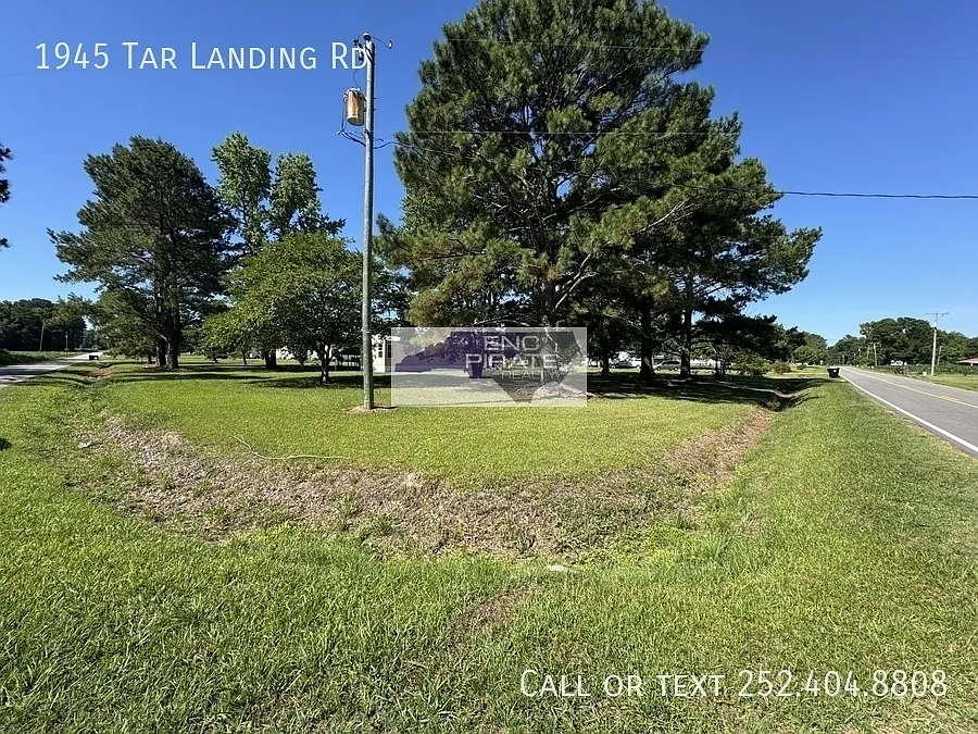 3 bed, $1,200 — Photo 2