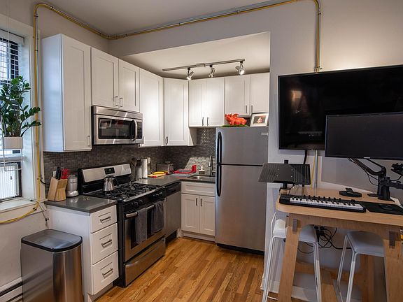 4th image of 2420 N Kedzie Blvd APT B2