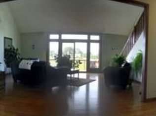 41W109 Russell Rd, Elgin, IL 60124