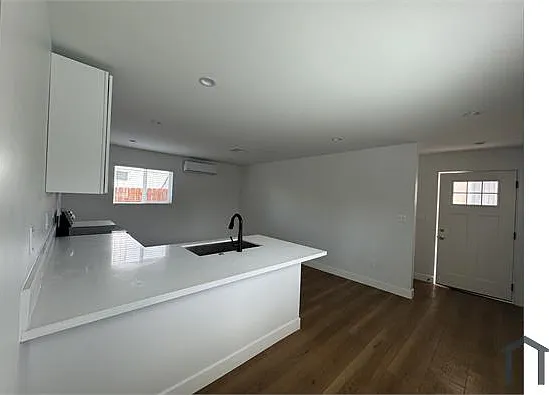722 E 81st St #75 — Photo 2