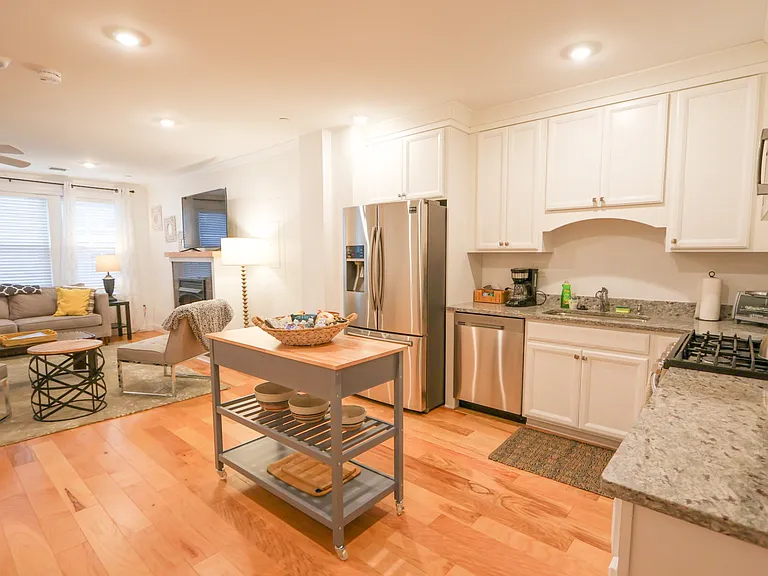 1008 Tremont St #5 — Photo 8
