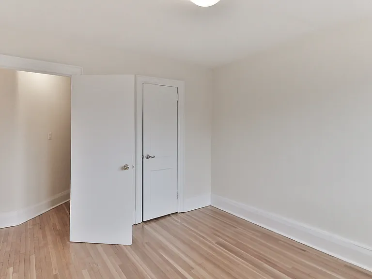 938 Avenue Rd #3 — Photo 7