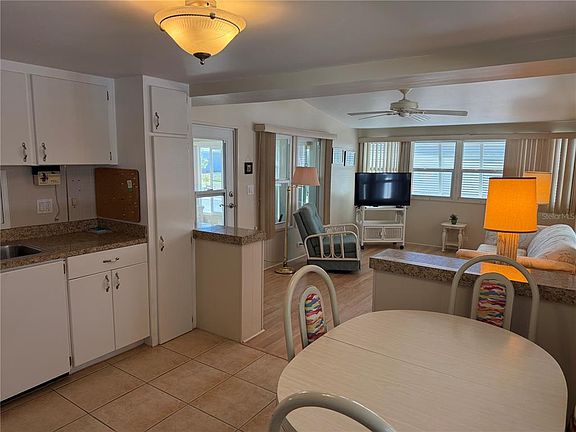 5th image of 6171 Peony Rd