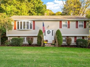 25 Manville Hill Rd, Cumberland, RI 02864