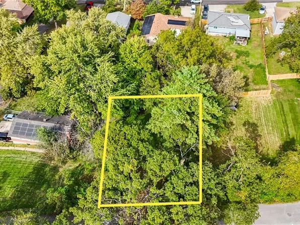 2912 NE 37th St, Kansas City, MO 64117