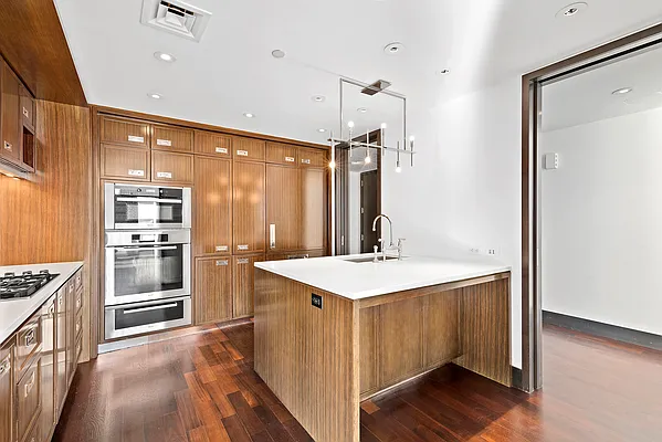 Rented by Vornado Realty Trust | media 13