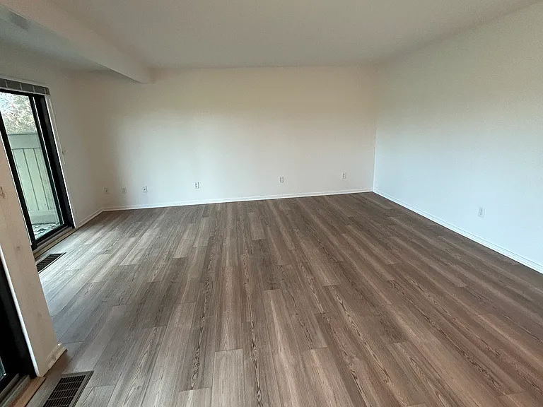 419B Heritage Vlg — Photo 8