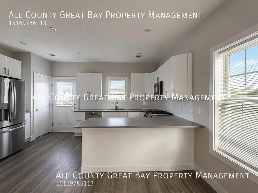 Seaford Waterfront Rental: Modern 2-BR with Stunning Marina Views — Photo 2