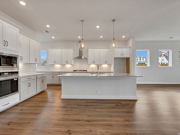 3rd image of 3713 Hollis Pecan