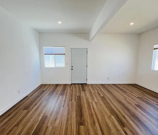 15523 Van Ness Ave — Photo 8
