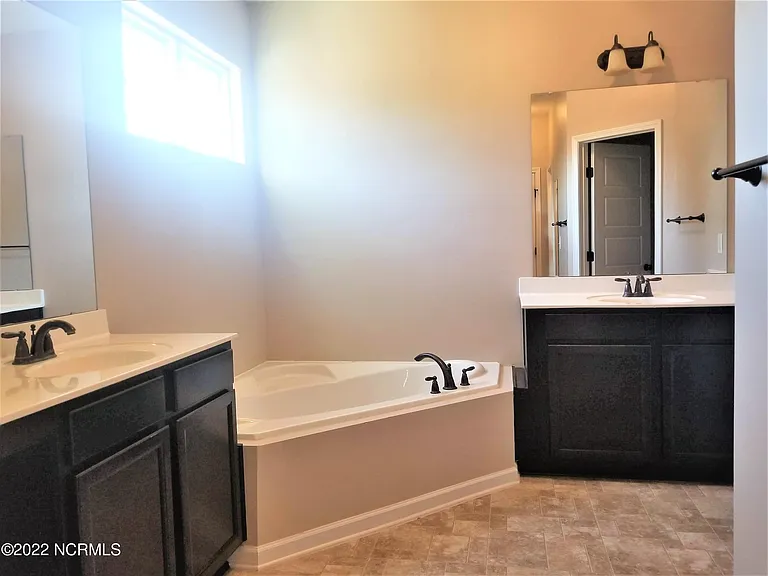 411 Cyrus Thompson Dr — Photo 18
