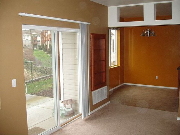2nd image of 5264 NE 121st Ave