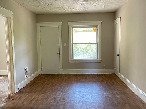 2nd image of 646 E 123rd St #10073375
