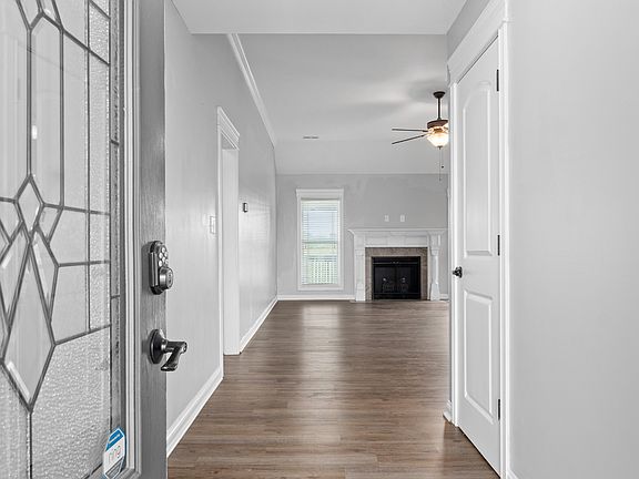 3rd image of 1328 Canyon Pl