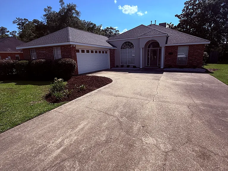 44065 Nicholas Cir — Photo 1