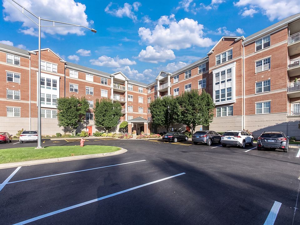 1st image of 101 Pointe Dr Unit 109