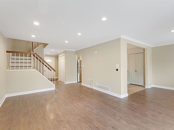 2nd image of 608 Westwood Ct