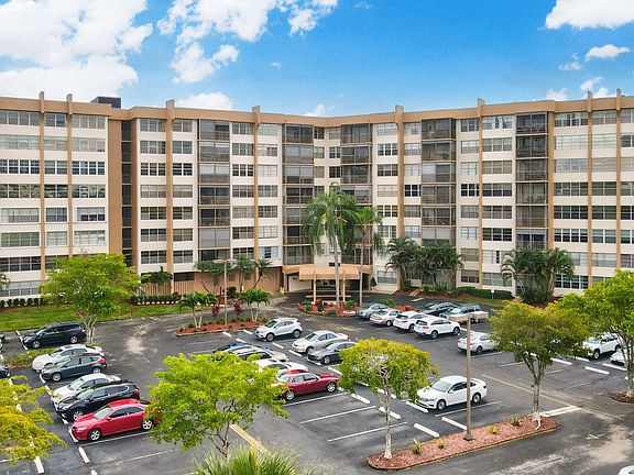 2nd image of 1200 Saint Charles Place #518