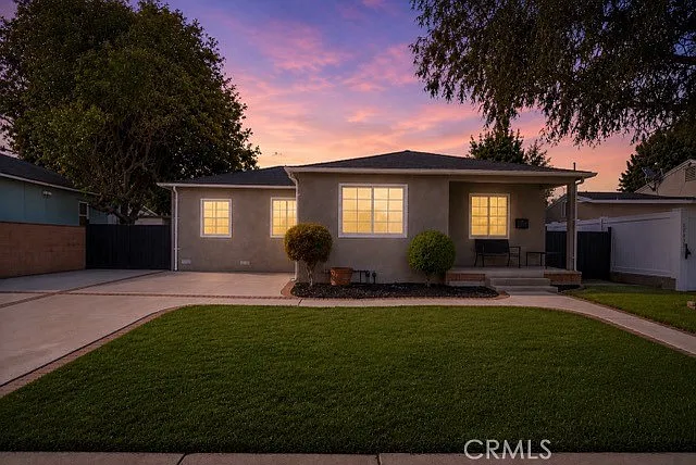 17337 Emelita St — Photo 2