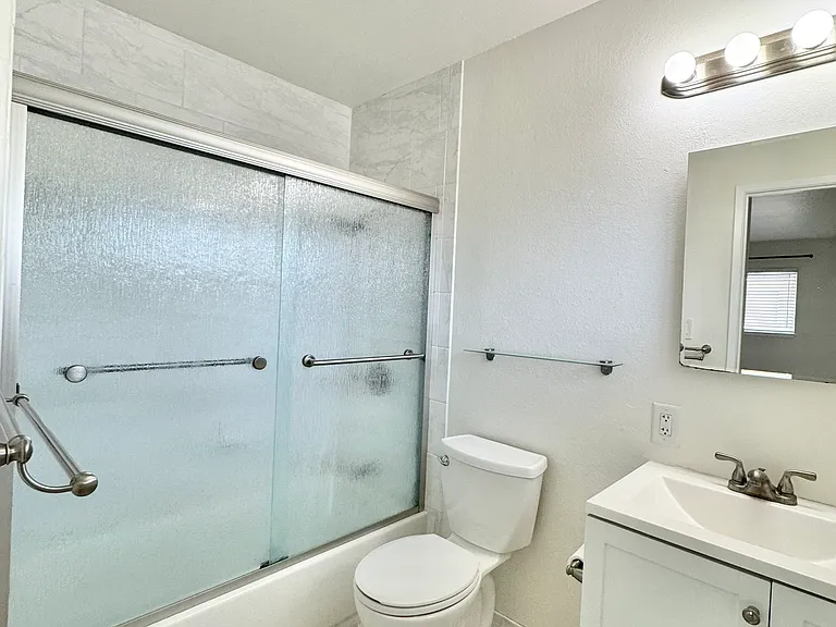 3235 Myles Ct #4 — Photo 8