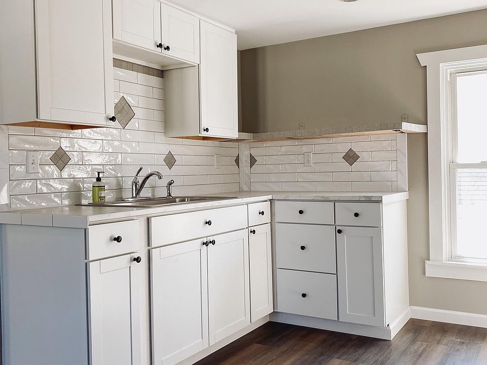 2nd image of 416 15th St #3