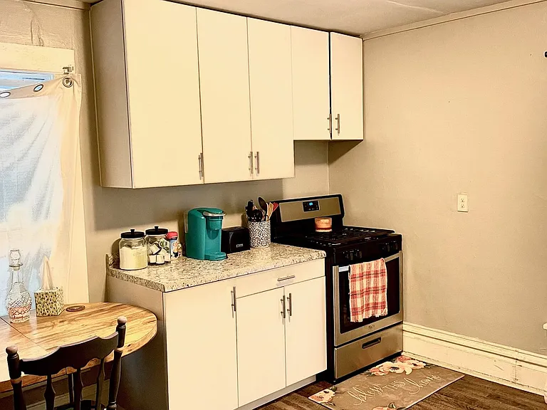 710 W Seerley Blvd — Photo 6