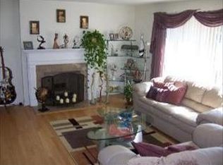 215 S Cherry St, Itasca, IL 60143