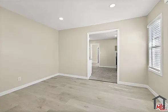 2 bed, 700 sqft, $2,800 — Photo 3